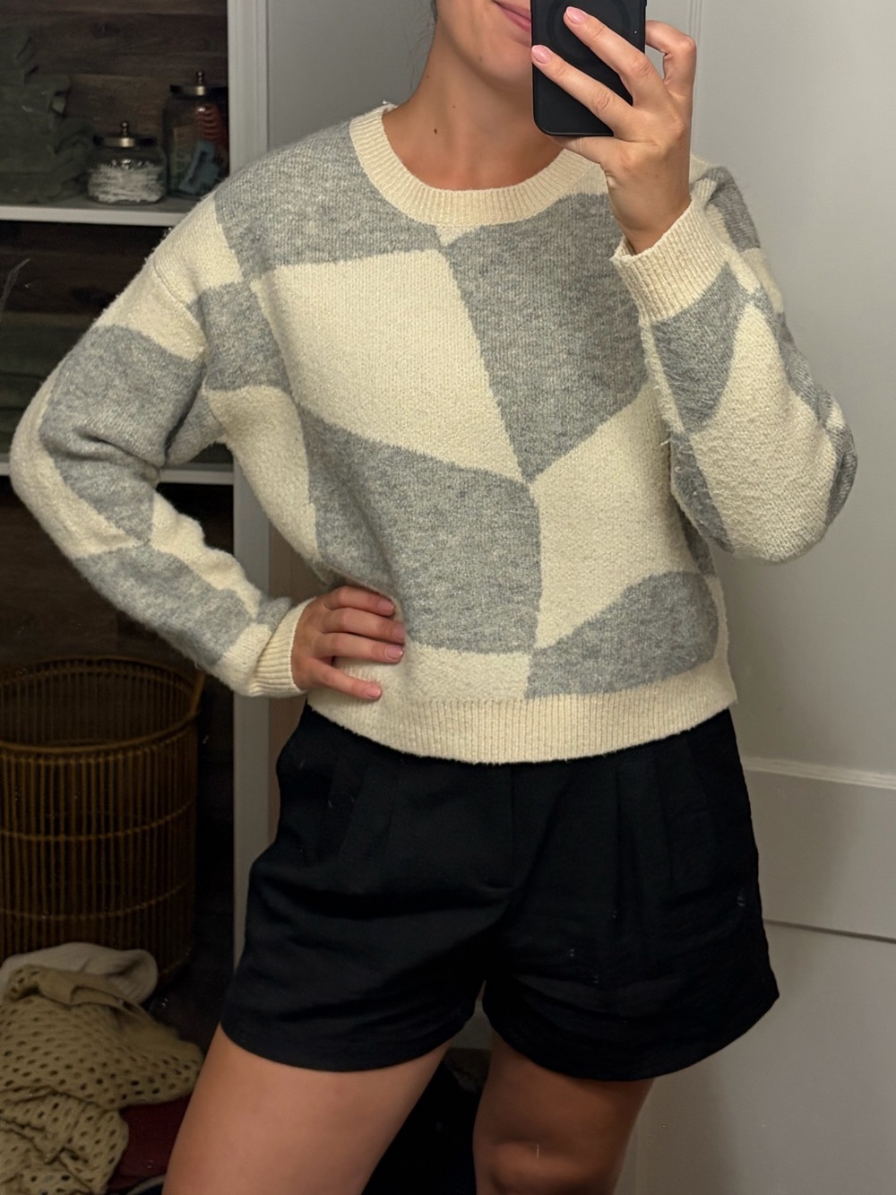 debut Cream and Gray Geometric Crewneck Sweater